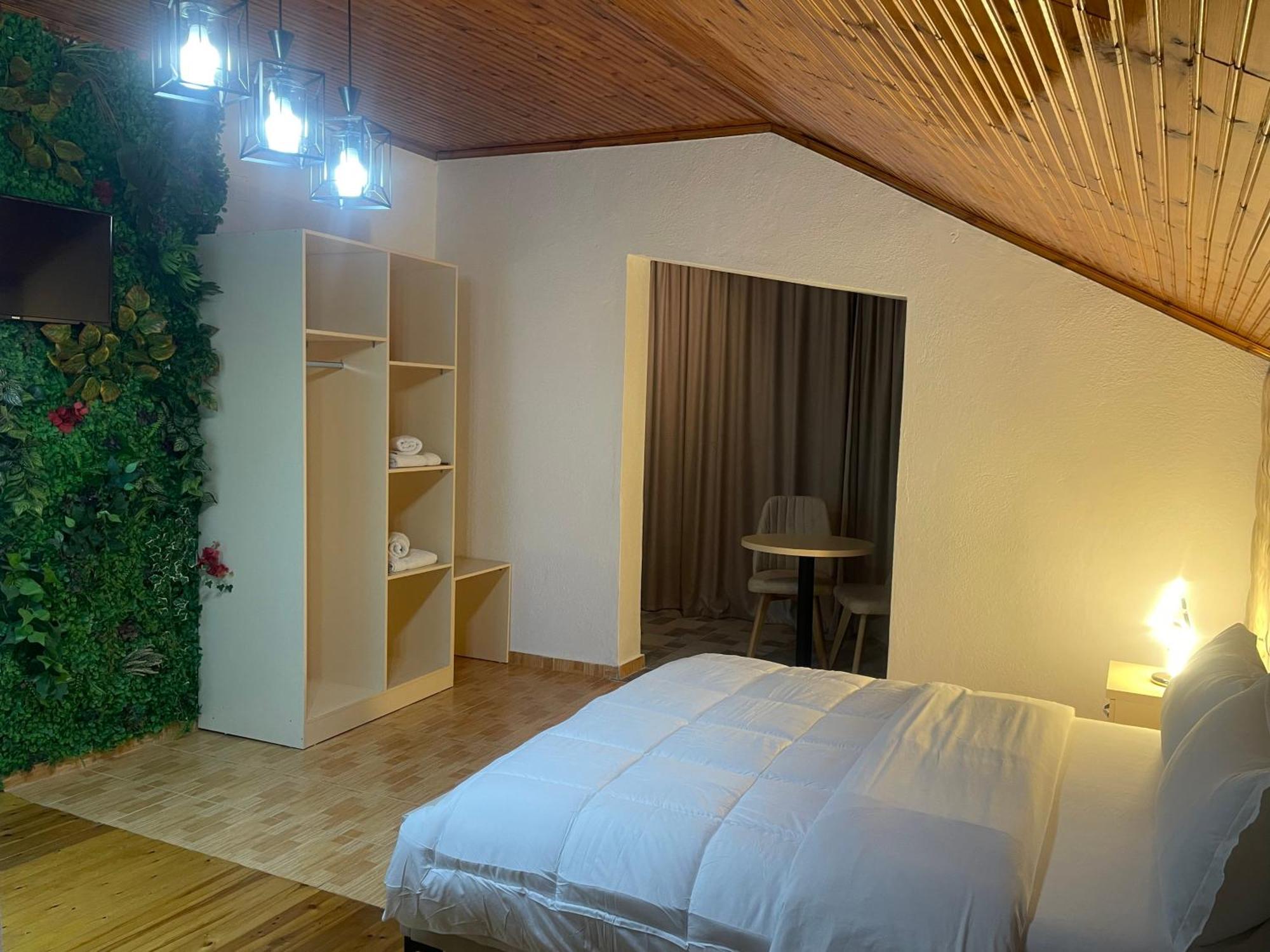 Four Generation Hotel Široka Kültér fotó