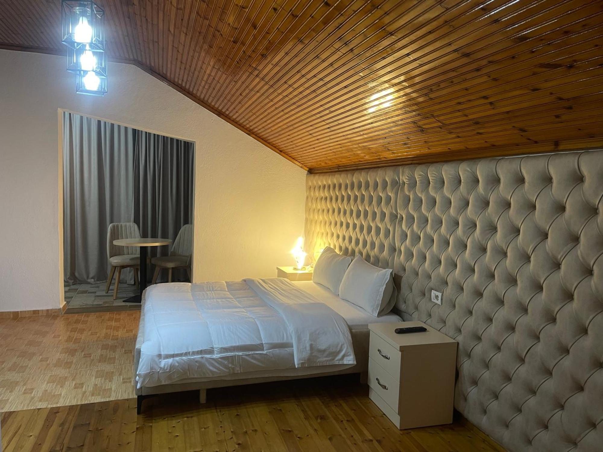 Four Generation Hotel Široka Kültér fotó