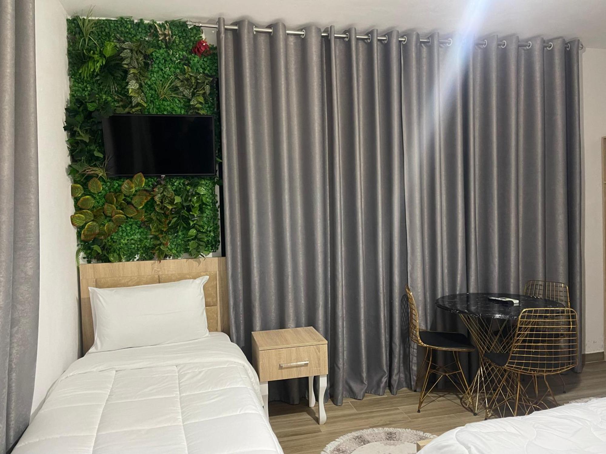 Four Generation Hotel Široka Kültér fotó